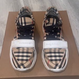 Burberry sneakers